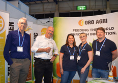 Koen van Wijk of Onder Glas in the picture with the team of Oro Agri.                  